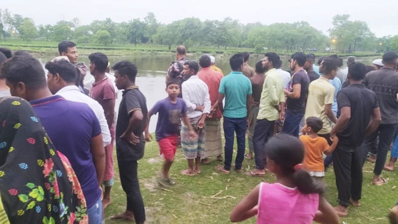 ভারত থেকে ভেসে এলে কিশোরের মরদেহ