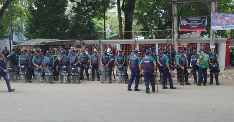 স্লোগান দেওয়া ৩ শিক্ষার্থীকে নেওয়া হয়েছে পল্টন থানায়