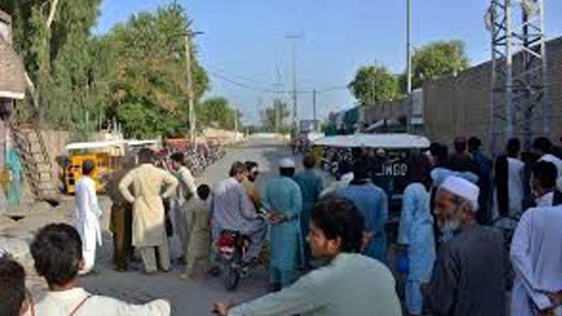 পাকিস্তানে আত্মঘাতী বোমা হামলায় নিহত ৪