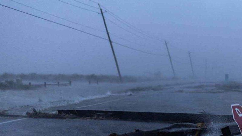 বেরিলের তাণ্ডবে লন্ডভন্ড টেক্সাস, বাতিল ১৩০০ ফ্লাইট