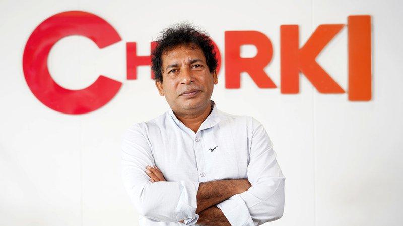 আধুনিক বাংলা হোটেলে কি করছেন মোশাররফ করিম!