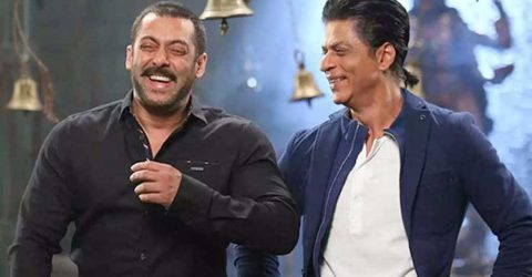 একজন চিমনির মতো ধূমপান করেন, আরেকজন ছুঁয়েও দেখেন না