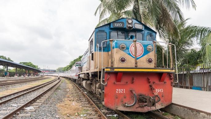 যাত্রীবাহী ট্রেন চলাচল কখন থেকে জানা যাবে আজ
