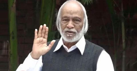 ‘শিক্ষাজীবন শেষের আগেই দেশ চালাতে চাইলে হিতে বিপরীত হবে’