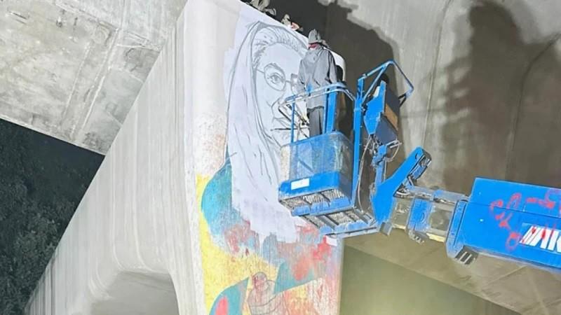 ‘ঘৃণা’ প্রদর্শনে নতুন করে আঁকা হলো শেখ হাসিনার গ্রাফিতি