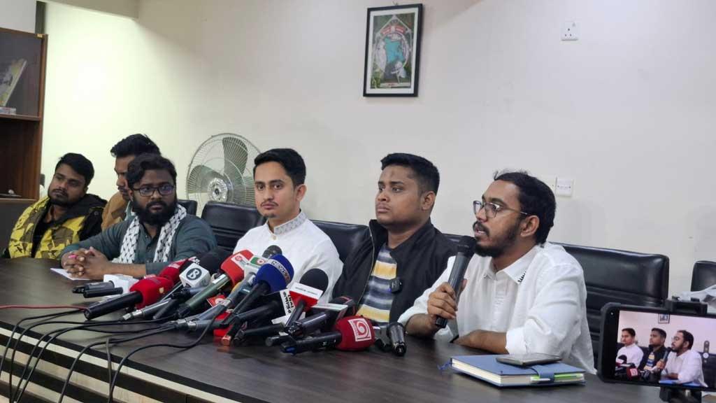 ‘জুলাই ঘোষণাপত্র’ দিয়ে আওয়ামী লীগকে ‘অপ্রাসঙ্গিক’ করা হবে : হাসনাত