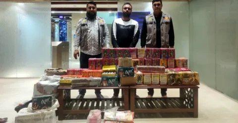 রাজধানীতে বিপুল আতশবাজি-পটকাসহ একজন গ্রেপ্তার
