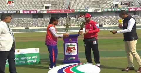 টসের আগে দুই অধিনায়কের গাছের চারা বিনিময়, আগে ফিল্ডিংয়ে বরিশাল