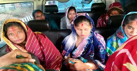 টাঙ্গাইলে হিন্দুবেশে ডাকাতির প্রস্তুতিকালে নারীসহ গ্রেফতার ১০