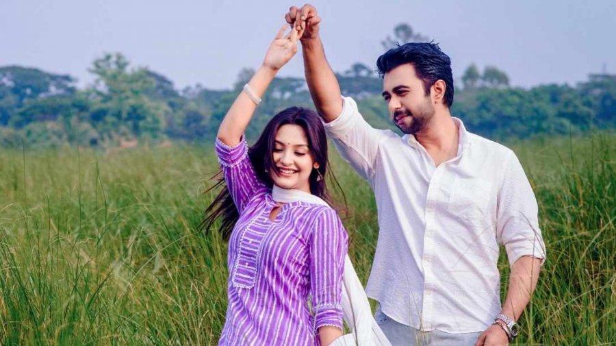 প্রথমবার একসঙ্গে অপূর্ব-নিহা