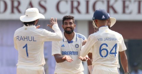 সিডনির মাঠ থেকে হাসপাতালে বুমরা