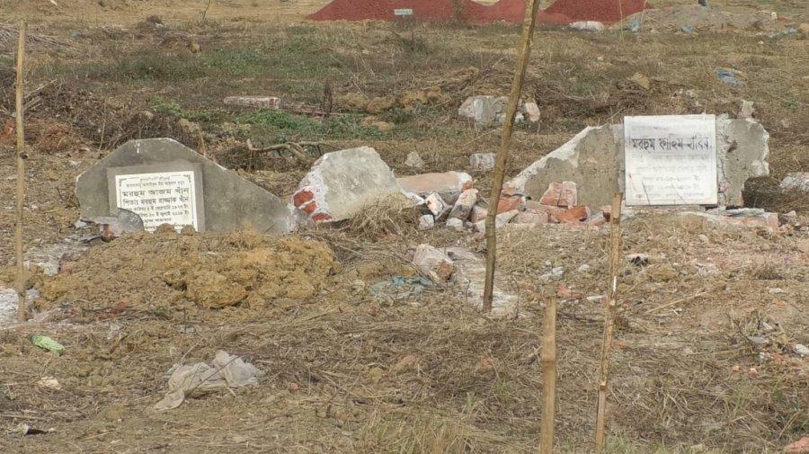 রাতের আঁধারে গুঁড়িয়ে দেওয়া হলো রূপগঞ্জ কবরস্থান, ‘ঝোপঝাড় পরিষ্কার’ বলছে রাজউক