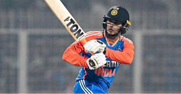 দলের প্রয়োজনে ঝড় তুলে যুবরাজের প্রশংসা কুড়ালেন অভিষেক
