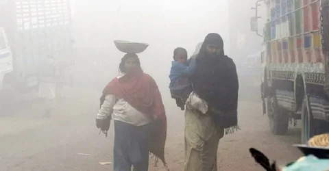 বায়ুদূষণে শীর্ষে ঢাকা