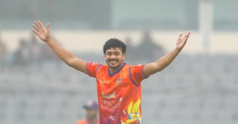 ৭ উইকেট নিয়ে তাসকিনের রেকর্ড