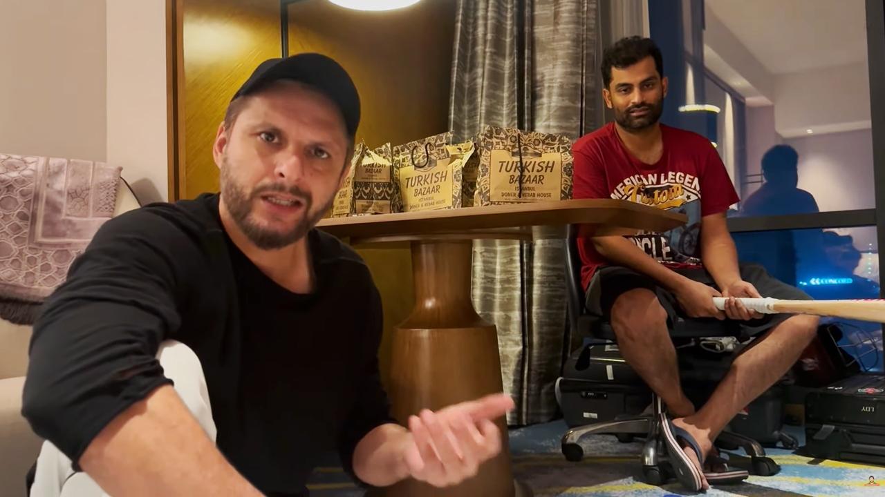 ‘জাতীয় দলে আর খেলছি না’, আফ্রিদিকে তামিম ইকবাল