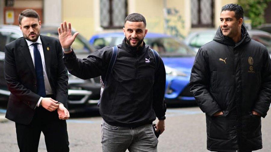 ম্যানসিটি থেকে এসি মিলানে ওয়াকার