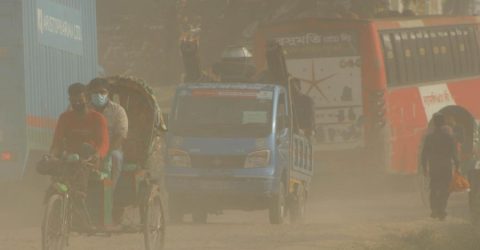 ঢাকার বাতাস আজ অস্বাস্থ্যকর, দূষণের শীর্ষে অবস্থান