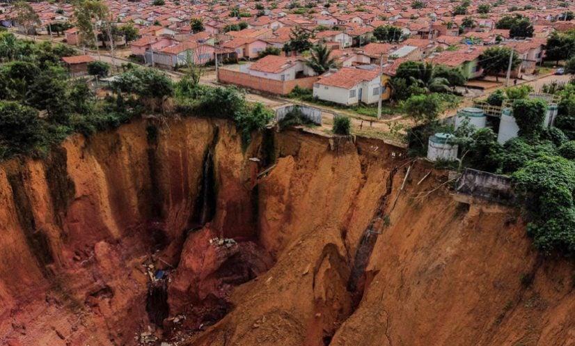 আমাজনের শহরে বিশাল ধস, জরুরি অবস্থা ঘোষণা