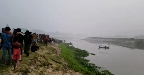 বন্ধুর বাড়িতে বেড়াতে গিয়ে নদীতে নেমে নিখোঁজ ৩ স্কুলশিক্ষার্থী