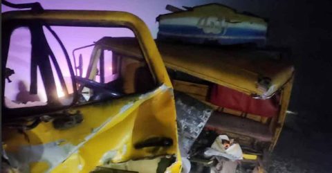 দিনাজপুরে ট্রেনের ধাক্কায় ট্রাকের চালক ও সহকারী নিহত