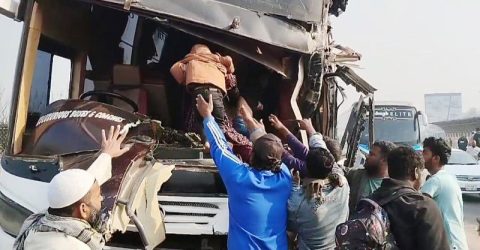 ঢাকা-মাওয়া এক্সপ্রেসওয়েতে তিন গাড়ির সংঘর্ষ