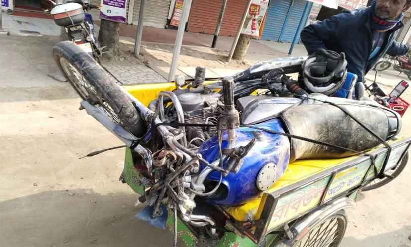 নওগাঁয় বাসচাপায় মোটরসাইকেল আরোহী নিহত