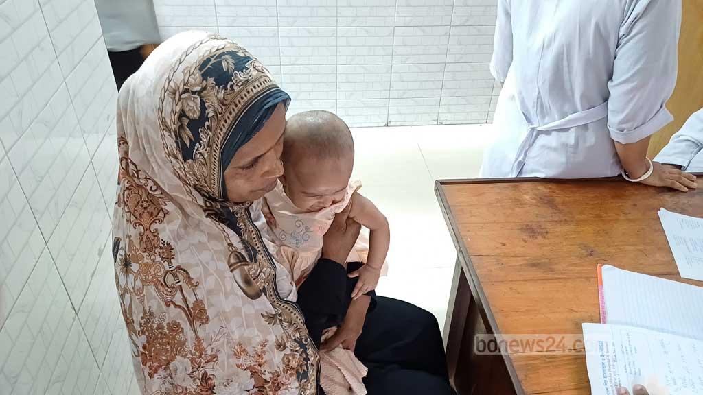 রোগী দেখে চিকিৎসকদের নেওয়া টাকার রশিদ চান অর্থ উপদেষ্টা