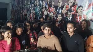 নারী ফুটবলারদের বিদ্রোহের অবসান