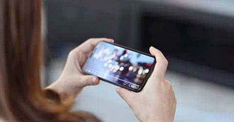 ফেসবুক লাইভ ভিডিও নিয়ে মেটার নতুন নীতিমালা