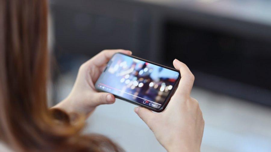 ফেসবুক লাইভ ভিডিও নিয়ে মেটার নতুন নীতিমালা