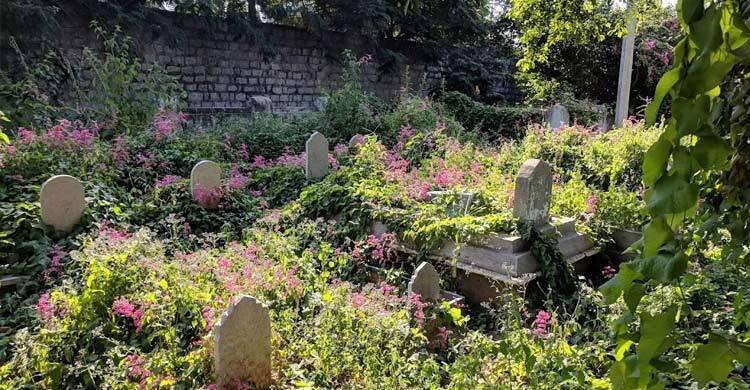 কবরের আজাব থেকে মুক্তি চেয়ে নবিজির (সা.) দোয়া