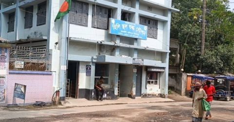 হিলি স্থলবন্দরে পণ্য আমদানি-রফতানি বন্ধ