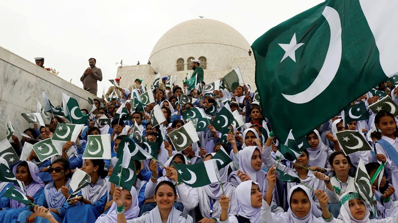 সরকারি চাকরিতে বৈষম্যমূলক কোটা বাতিল করল পাকিস্তান