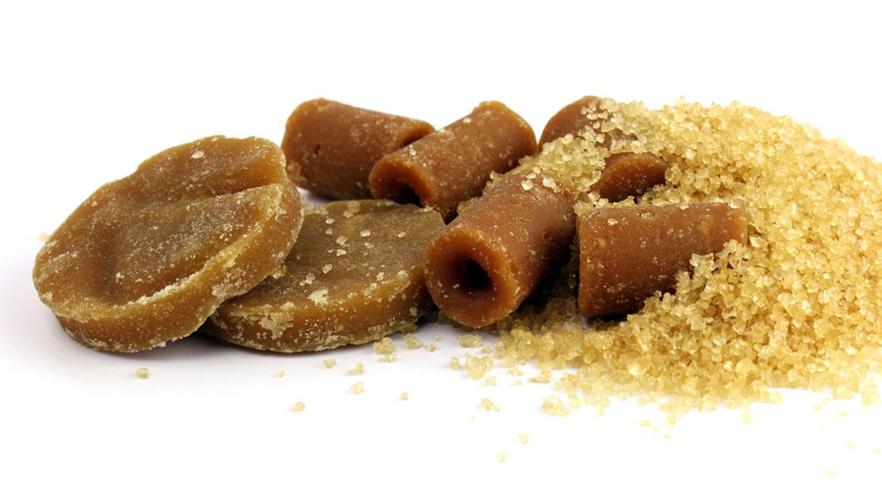 গুড় কি চিনির চেয়ে স্বাস্থ্যকর?