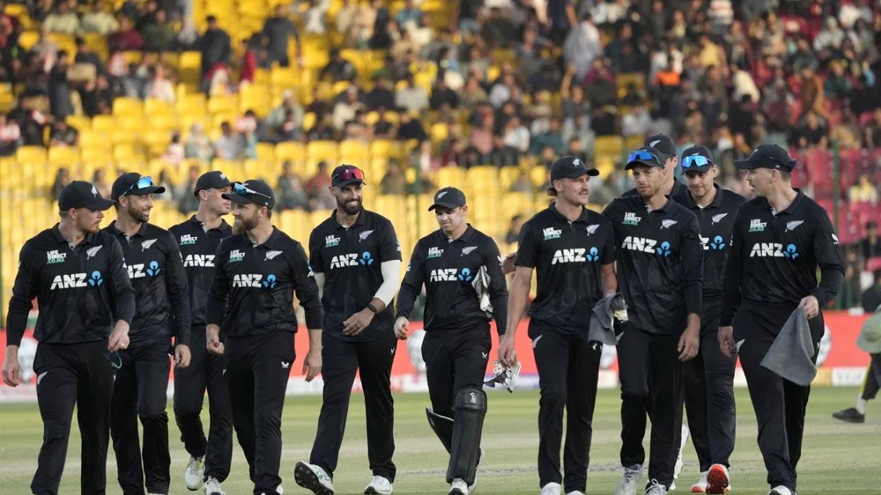 চ্যাম্পিয়ন্স ট্রফির একদিন আগে ছিটকে গেলেন কিউই তারকা পেসার