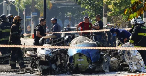 ব্রাজিলে রাস্তার ওপর ভেঙে পড়ল বিমান