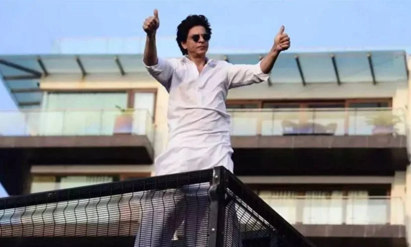 মান্নাত ছাড়তে হচ্ছে শাহ্‌রুখকে