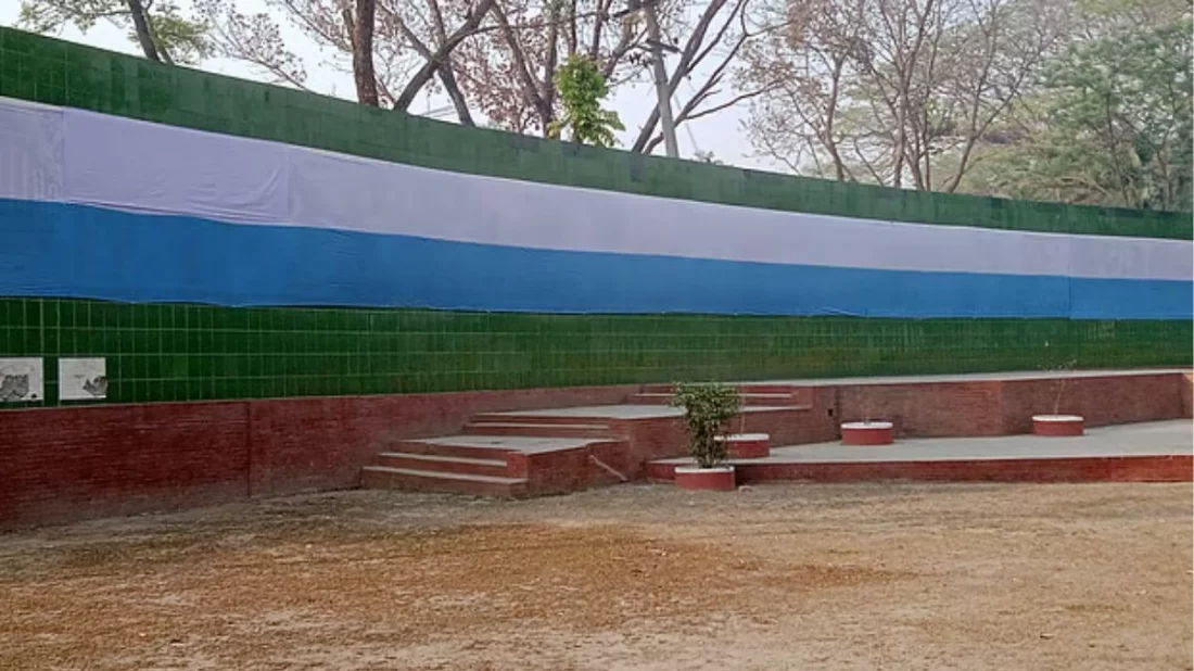 স্বাধীনতা দিবসে কাপড় দিয়ে ঢেকে রাখা হলো মুক্তিযুদ্ধের ম্যুরাল