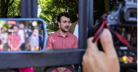 কলাম্বিয়া বিশ্ববিদ্যালয় থেকে বিক্ষোভকারী ফিলিস্তিনি শিক্ষার্থী গ্রেফতার