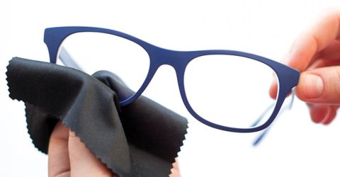 চশমা পরিষ্কারের এই টিপসগুলো জানতেন?