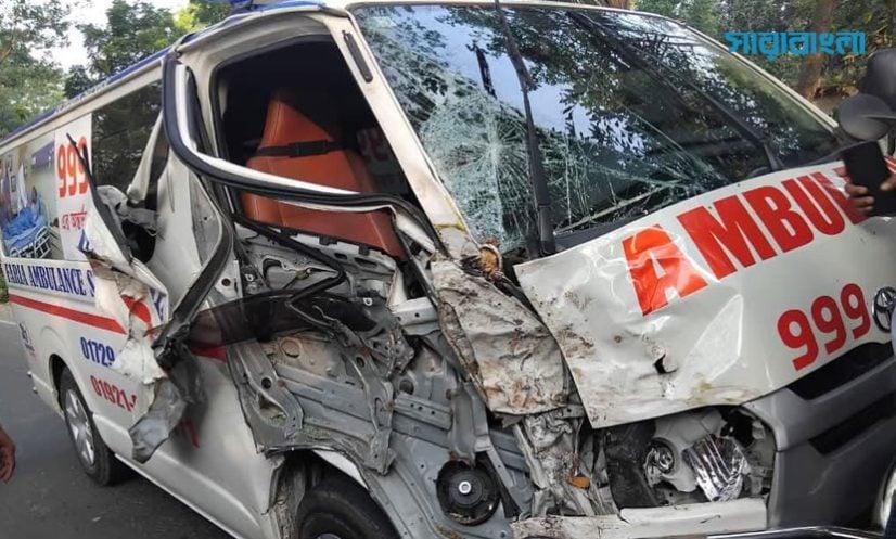 যশোর-বেনাপোল মহাসড়কে অ্যাম্বুলেন্স-ভ্যানের সংঘর্ষ, নিহত ৩