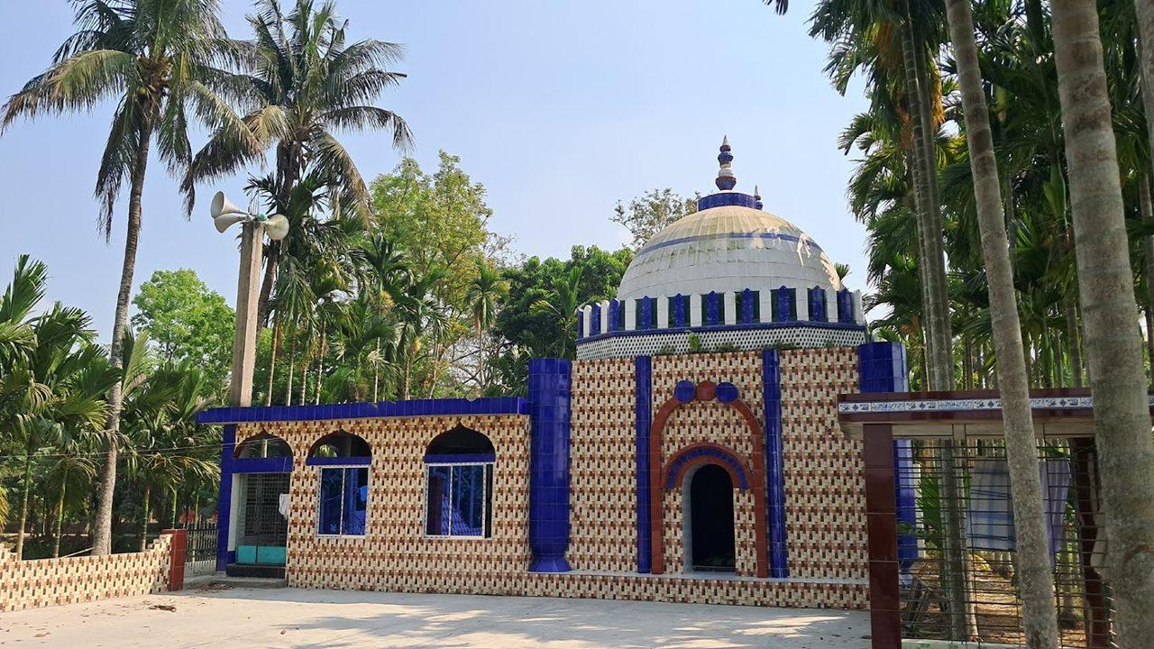 ঐতিহ্যের ধারক চাঁদপুরের বাখরপুর জামে মসজিদ