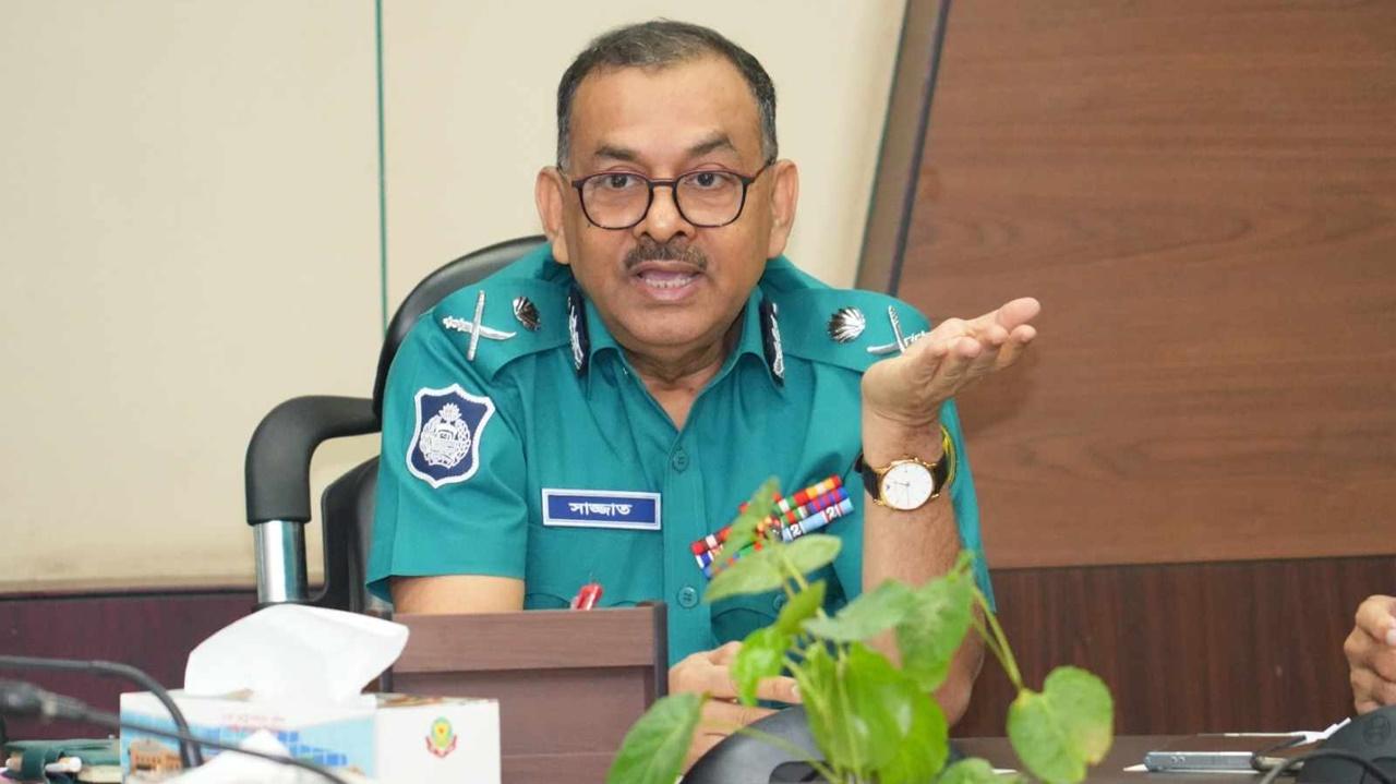 মানুষকে বুঝাতে হবে আইন ভঙ্গ করলে শাস্তি : ডিএমপি কমিশনার