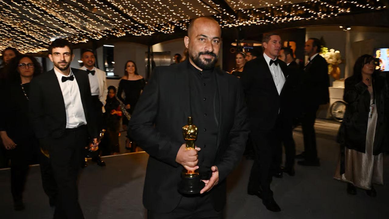 ফিলিস্তিনে অস্কারজয়ী চিত্র পরিচালকের ওপর হামলা, গ্রেপ্তার