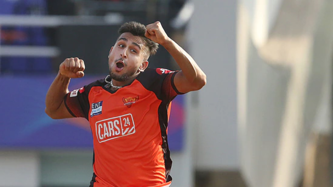 উমরানের জায়গায় সাকারিয়াকে নিয়েছে কলকাতা