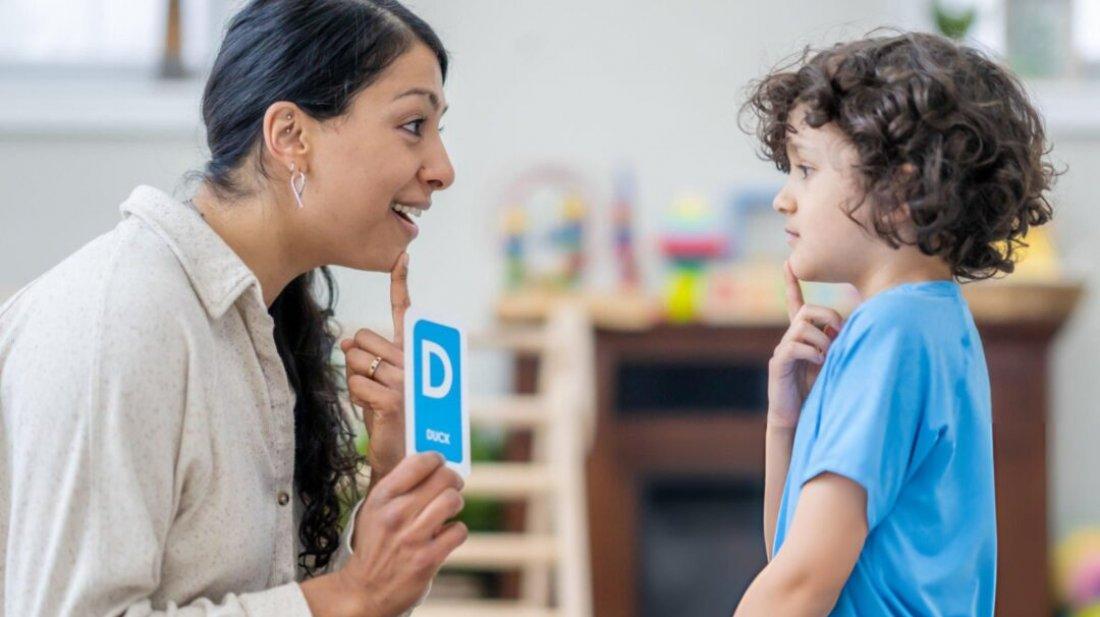 শিশুর ভাষা বিকাশে ‘ট্রিপল থেরাপি’