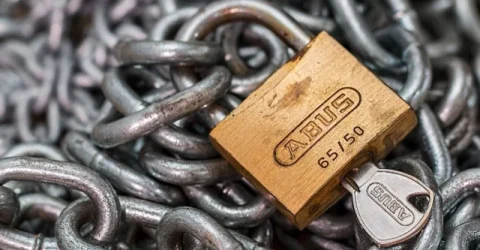 চাবি হারিয়েছেন? না ভেঙে তালা খুলবেন যেভাবে