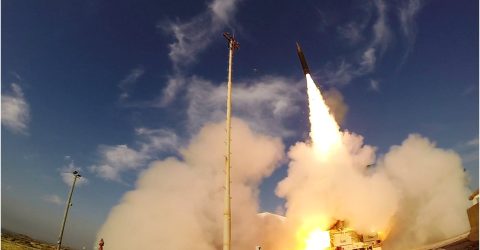 ইসরায়েলে ক্ষেপণাস্ত্র হামলা