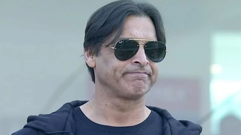 শিরোপার মঞ্চে পাকিস্তানের কেউ না থাকায় অবাক শোয়েব